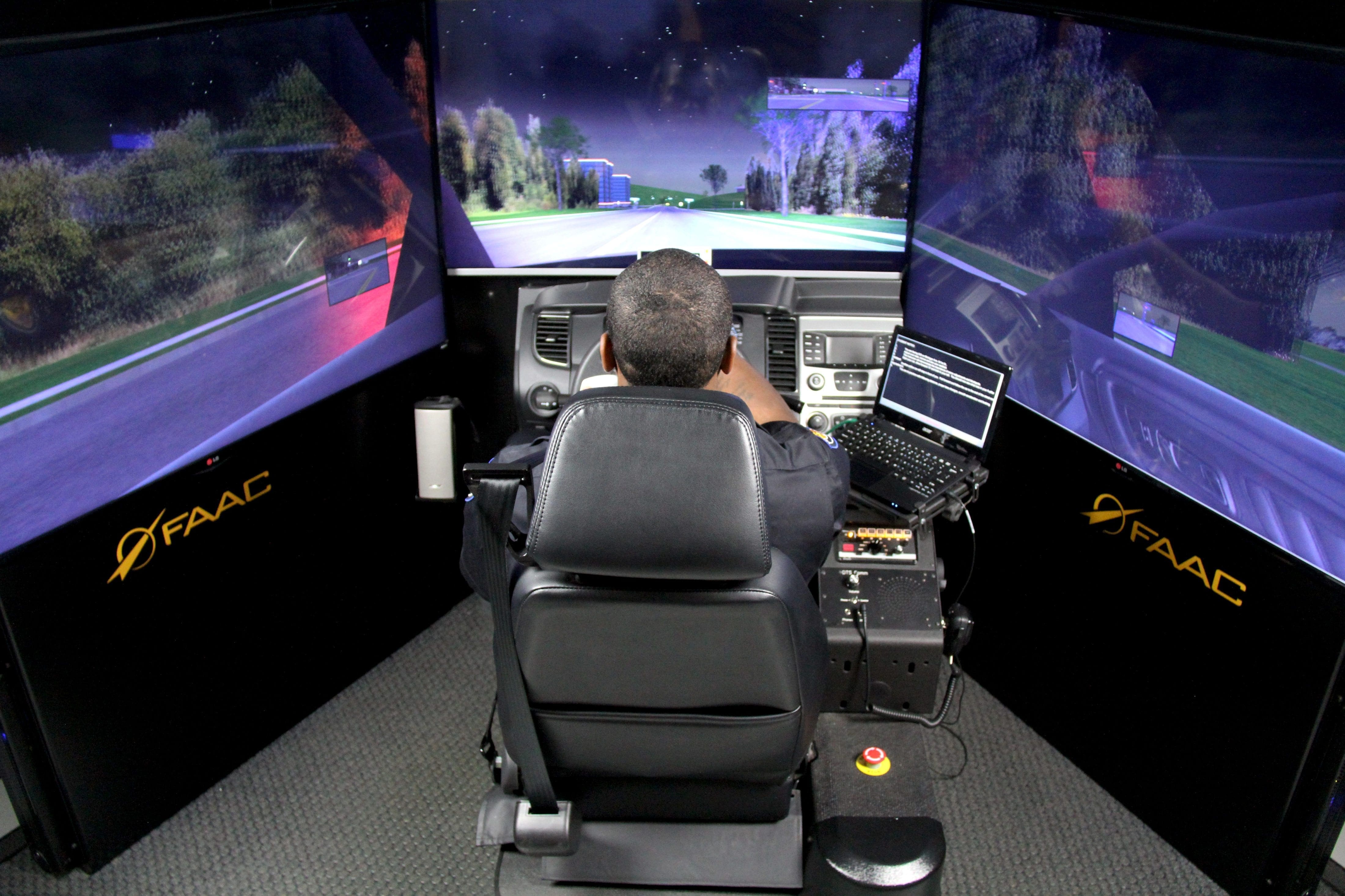 LE-1000 Police Driving Simulator