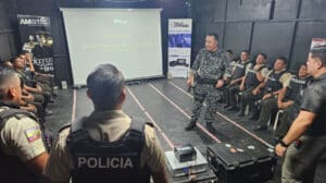 police officers from the Nueva Prosperina District, in the northwest of Guayaquil, are trained in the use of weapons.